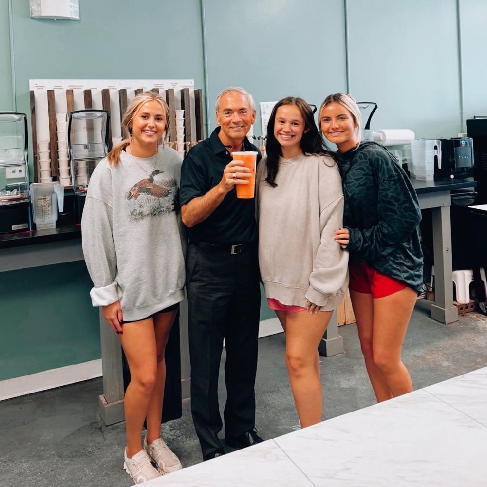 The N2 Nutrition team behind the counter